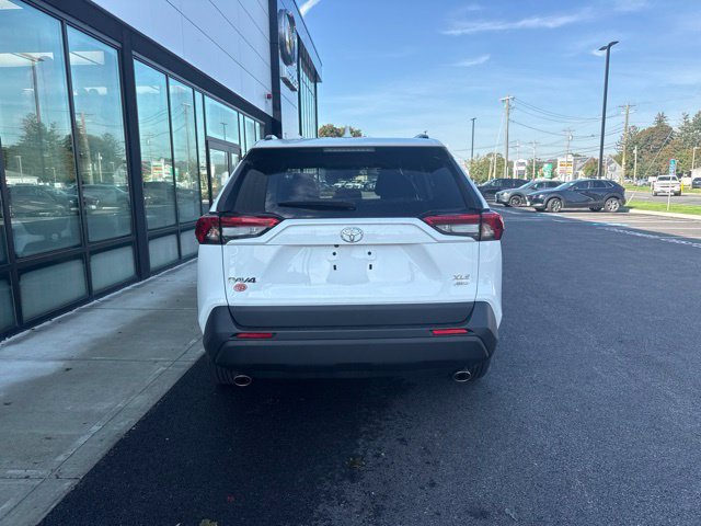 Used 2023 Toyota RAV4 XLE w/ Convenience Package AWD/4WD image 4