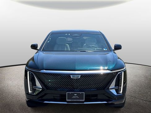 Used 2024 Cadillac Lyriq Luxury w/ LPO, Floor Liner Package AWD/4WD image 5