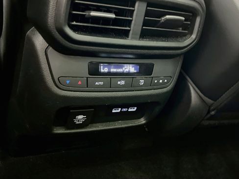 Used 2023 Honda Pilot TrailSport image 25