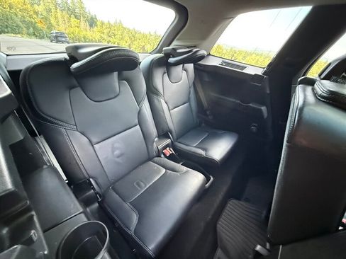 Used 2018 Volvo XC90 T6 Momentum w/ Convenience Package AWD/4WD image 14