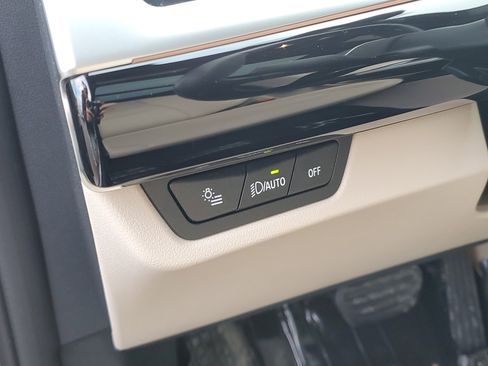 Used 2025 BMW X1 xDrive28i w/ Convenience Package image 11