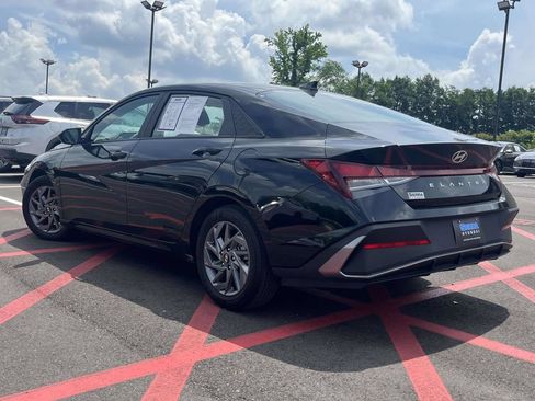 Certified 2024 Hyundai Elantra SEL FWD image 5