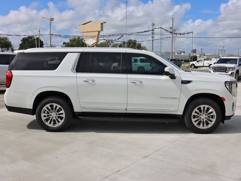 Used 2021 GMC Yukon XL SLT image 9