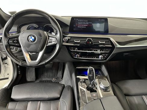 Used 2019 BMW 530i xDrive w/ Premium Package image 13