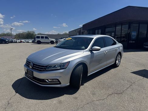 Used 2018 Volkswagen Passat 2.0T SEL Premium image 3