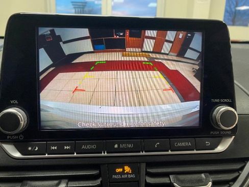 Used 2024 Nissan Altima 2.5 SV image 29