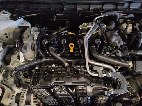 Used 2025 Nissan Altima 2.5 SV FWD image 30