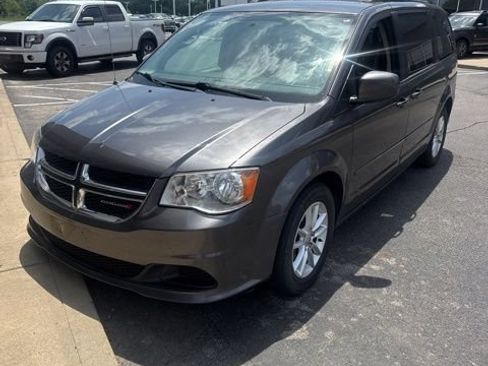 Used 2016 Dodge Grand Caravan SXT w/ Rear Park Assist Package FWD image 2