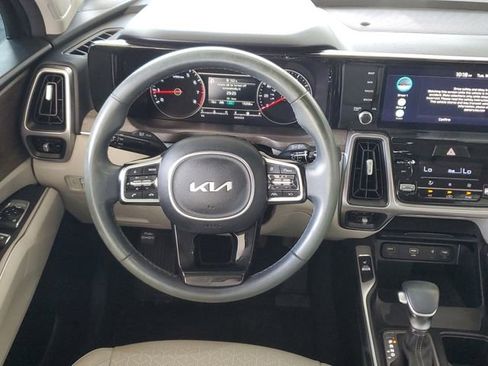 Certified 2023 Kia Sorento S w/ Panoramic Sunroof Package image 11