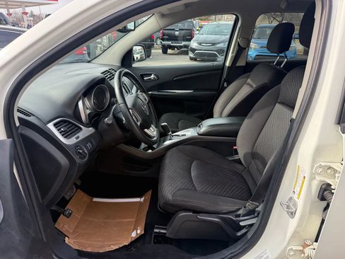 Used 2014 Dodge Journey SE w/ Flexible Seating Group image 14