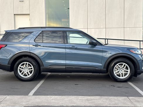 New 2026 Ford Explorer Active w/ Active Comfort Package image 2