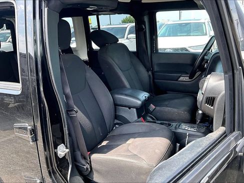 Used 2017 Jeep Wrangler Unlimited Sport w/ Quick Order Package 24S AWD/4WD image 9