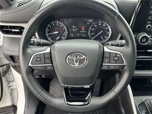Used 2021 Toyota Highlander XSE image 12