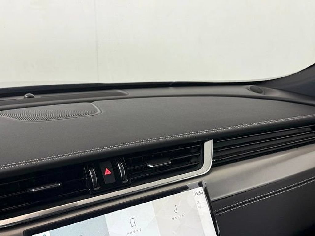 Certified 2024 Jaguar XF R-Dynamic SE AWD/4WD image 30