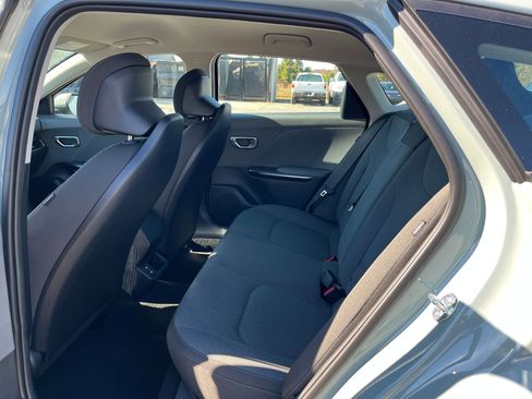New 2025 Kia K4 LXS image 12
