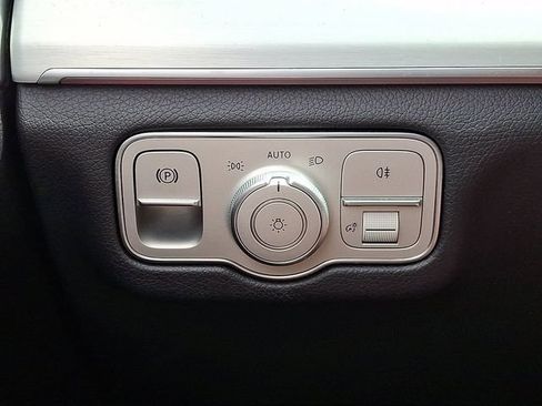 Used 2024 Mercedes-Benz GLE 450e 4MATIC image 28