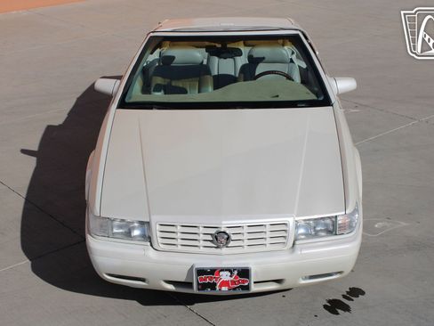 Used 2002 Cadillac Eldorado Touring w/ Preffered Equipment Group image 8