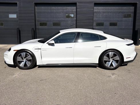 Used 2025 Porsche Taycan RWD image 7