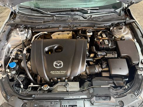 Used 2016 MAZDA MAZDA3 i Sport w/ Preferred Equipment Package FWD image 32