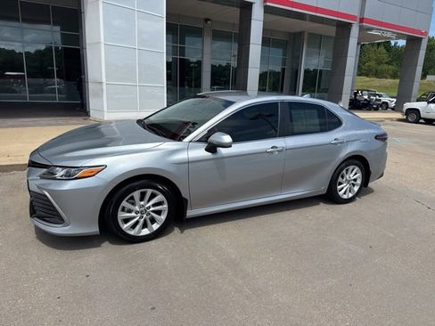 Used 2023 Toyota Camry LE FWD image 16