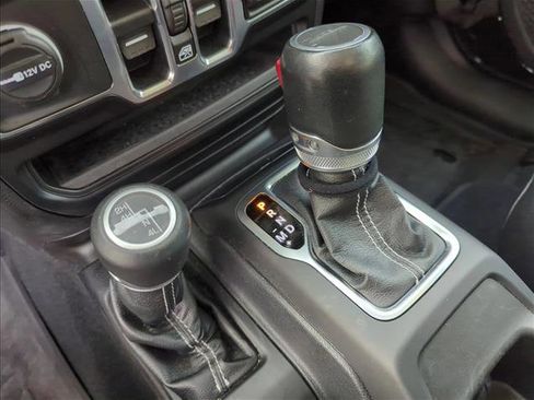 Used 2020 Jeep Gladiator Overland w/ Popular Equipment Package image 20