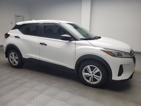Used 2021 Nissan Kicks S FWD image 11
