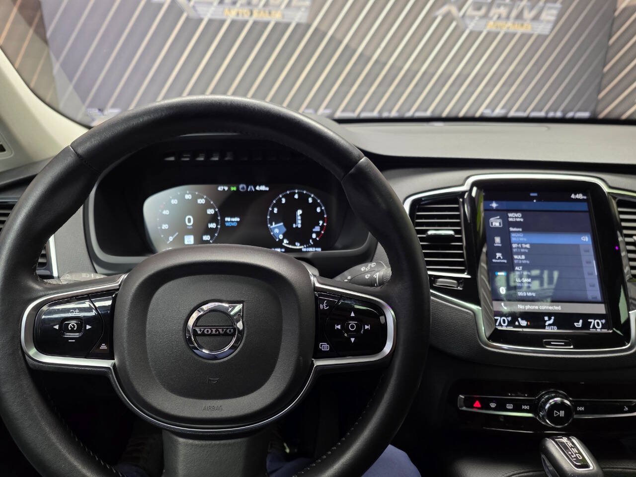 Used 2016 Volvo XC90 T6 Momentum w/ Momentum Plus Package AWD/4WD image 20