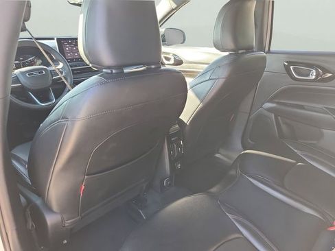 Used 2023 Jeep Compass Trailhawk image 14