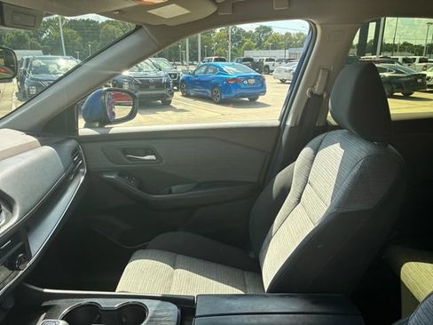 Used 2023 Nissan Rogue SV FWD image 16