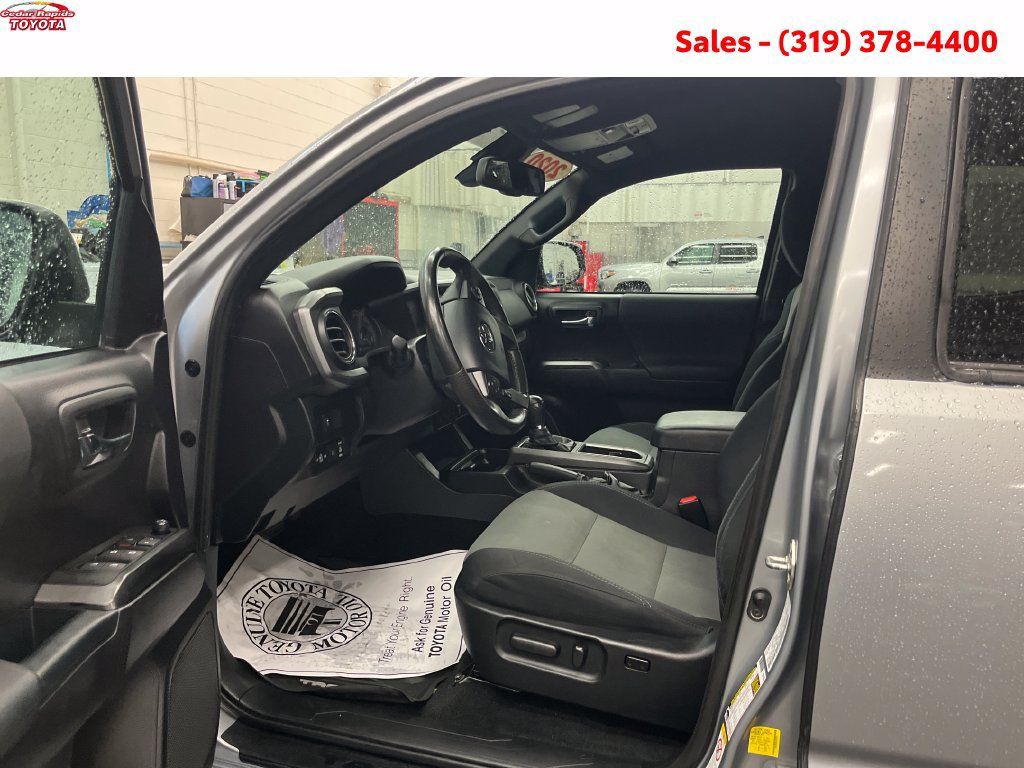 Certified 2020 Toyota Tacoma TRD Sport w/ Technology Package AWD/4WD image 14