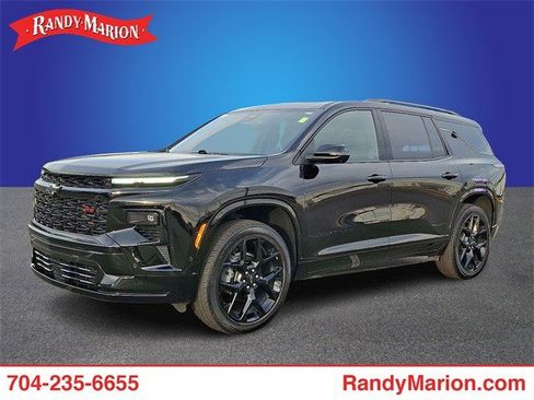 Certified 2024 Chevrolet Traverse RS w/ LPO, Floor Liner Package image 1