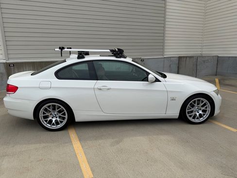 Used 2010 BMW 335i xDrive Coupe AWD/4WD image 2