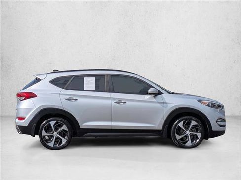 Used 2016 Hyundai Tucson Limited w/ Option Group 03 FWD image 4