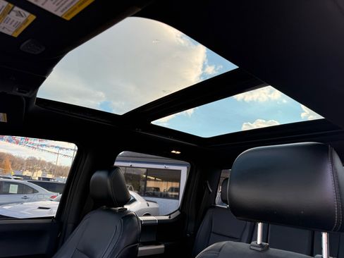 Used 2015 Ford F150 Lariat image 18