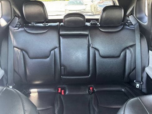 Used 2025 Jeep Compass Limited AWD/4WD image 39