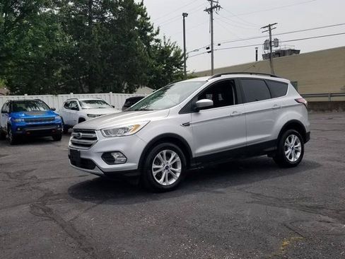 Used 2018 Ford Escape SEL w/ Ford Safe & Smart Package FWD image 2