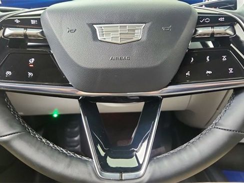 Used 2025 Cadillac Lyriq Sport image 40