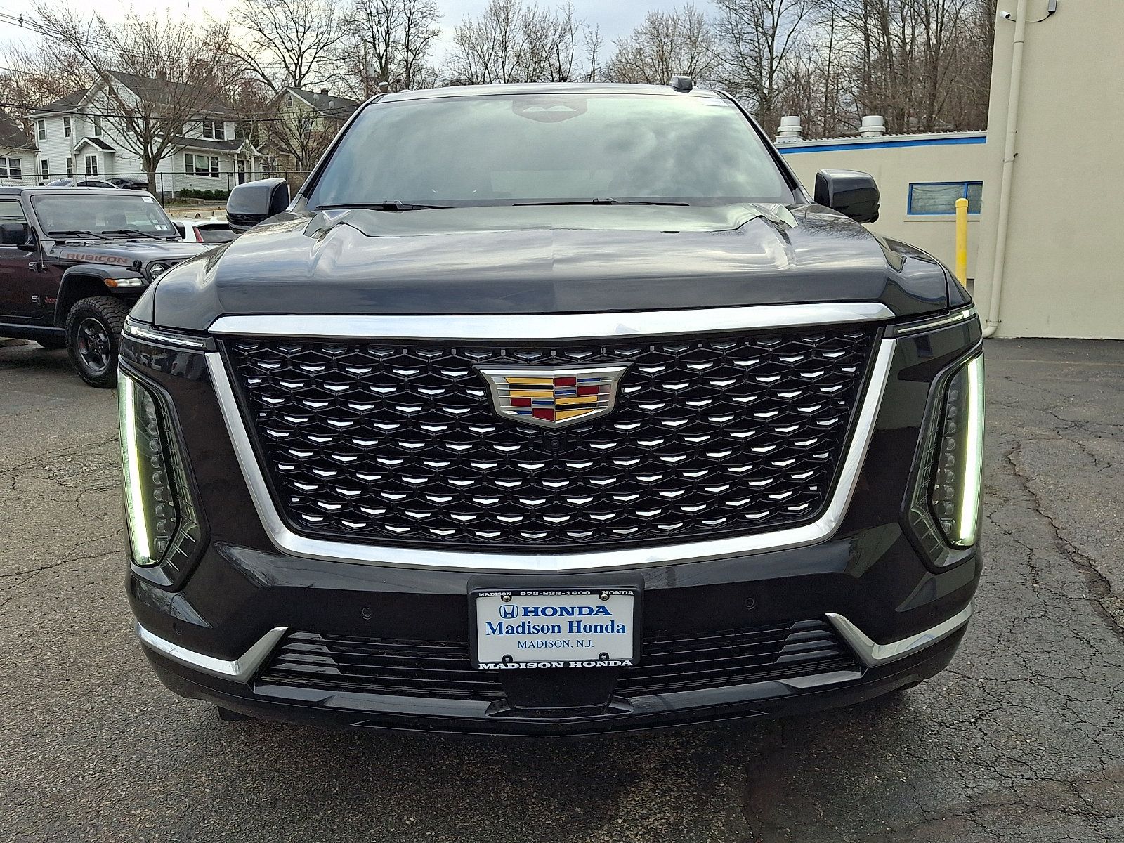 Used 2025 Cadillac Escalade Premium Luxury AWD/4WD image 5