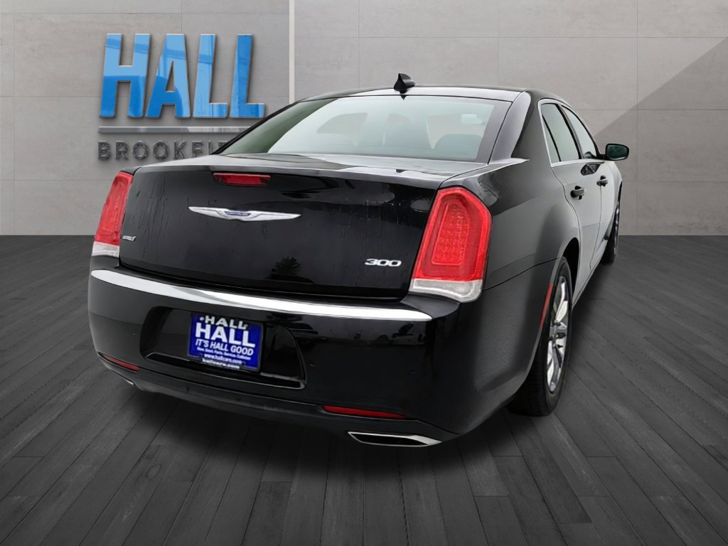Used 2019 Chrysler 300 Touring L w/ Quick Order Package 22F AWD/4WD image 5