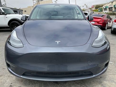Used 2023 Tesla Model Y 2WD image 2