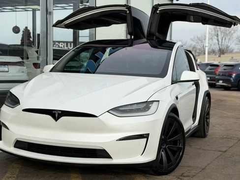 Used 2022 Tesla Model X image 2
