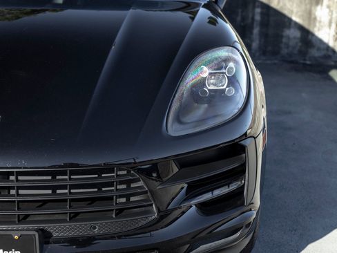 Certified 2021 Porsche Macan AWD/4WD image 16