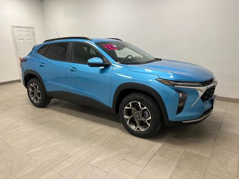 New 2026 Chevrolet Trax LT FWD image 7