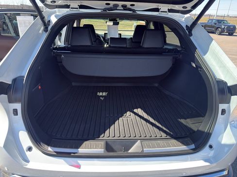 Certified 2024 Toyota Venza XLE image 12