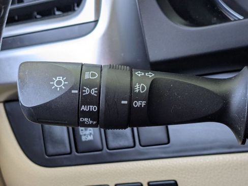 Used 2016 Toyota Highlander Limited image 12