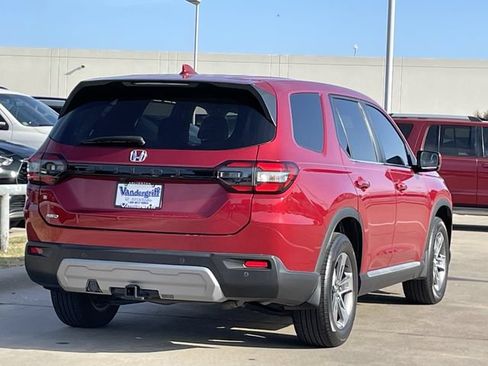 Used 2025 Honda Pilot EX-L image 4