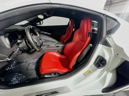 Used 2023 Chevrolet Corvette Z06 RWD image 15