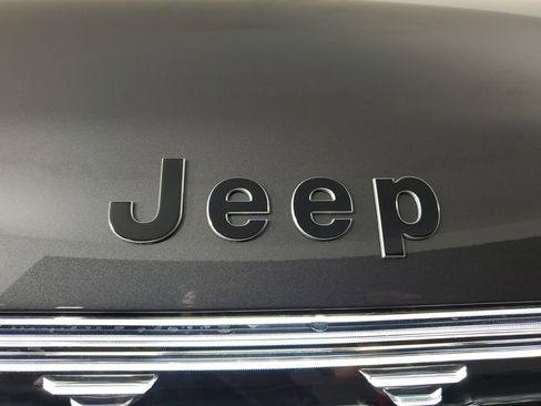 New 2026 Jeep Grand Wagoneer Limited image 9
