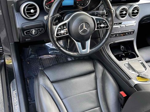 Used 2020 Mercedes-Benz GLC 300 4MATIC w/ Premium Package image 25