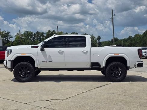 Used 2024 GMC Sierra 2500 AT4 w/ AT4 Premium Plus Package AWD/4WD image 2